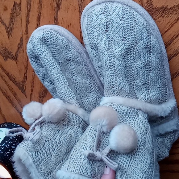 Steve madden fuzzy quilted slipper booties LIKE NEW slip on - Picture 2 of 4